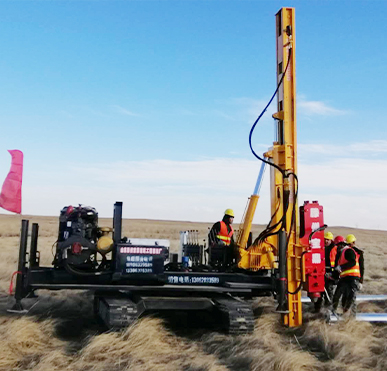 砸桩机工作现场