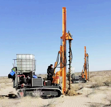 太阳能光伏多功能钻机工作现场