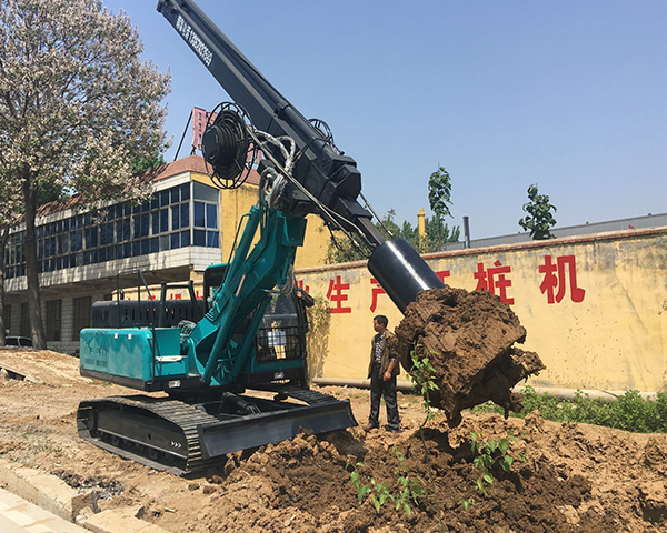 如何正确选择一个小的旋挖钻机