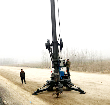 高速公路声屏障工作现场